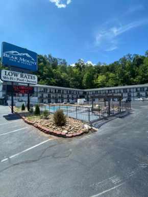 Bear Mount Inn & Suites Pigeon Forge